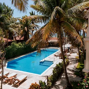 Petit Lafitte Front & Playa del Carmen