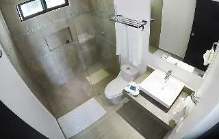 Hotel V10 פלאייה דל כרמן 4*,  מקסיקו